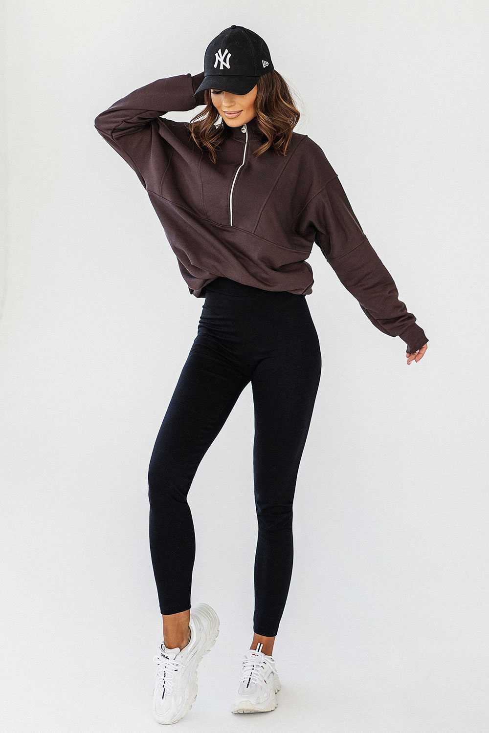 Czekoladowa bluza Shannon z zamkiem i przeszyciami