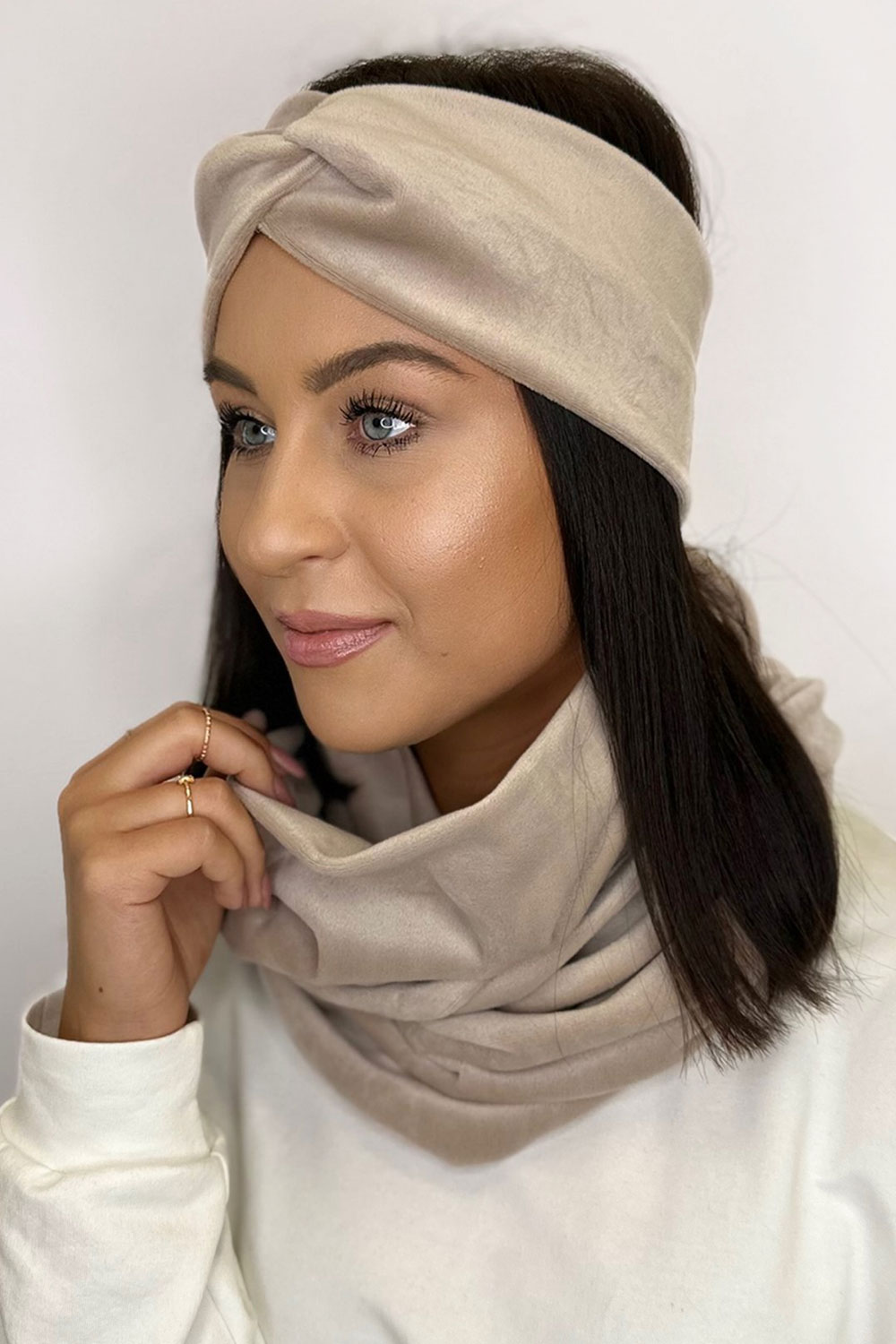 Beżowy welurowy komplet opaska i komin