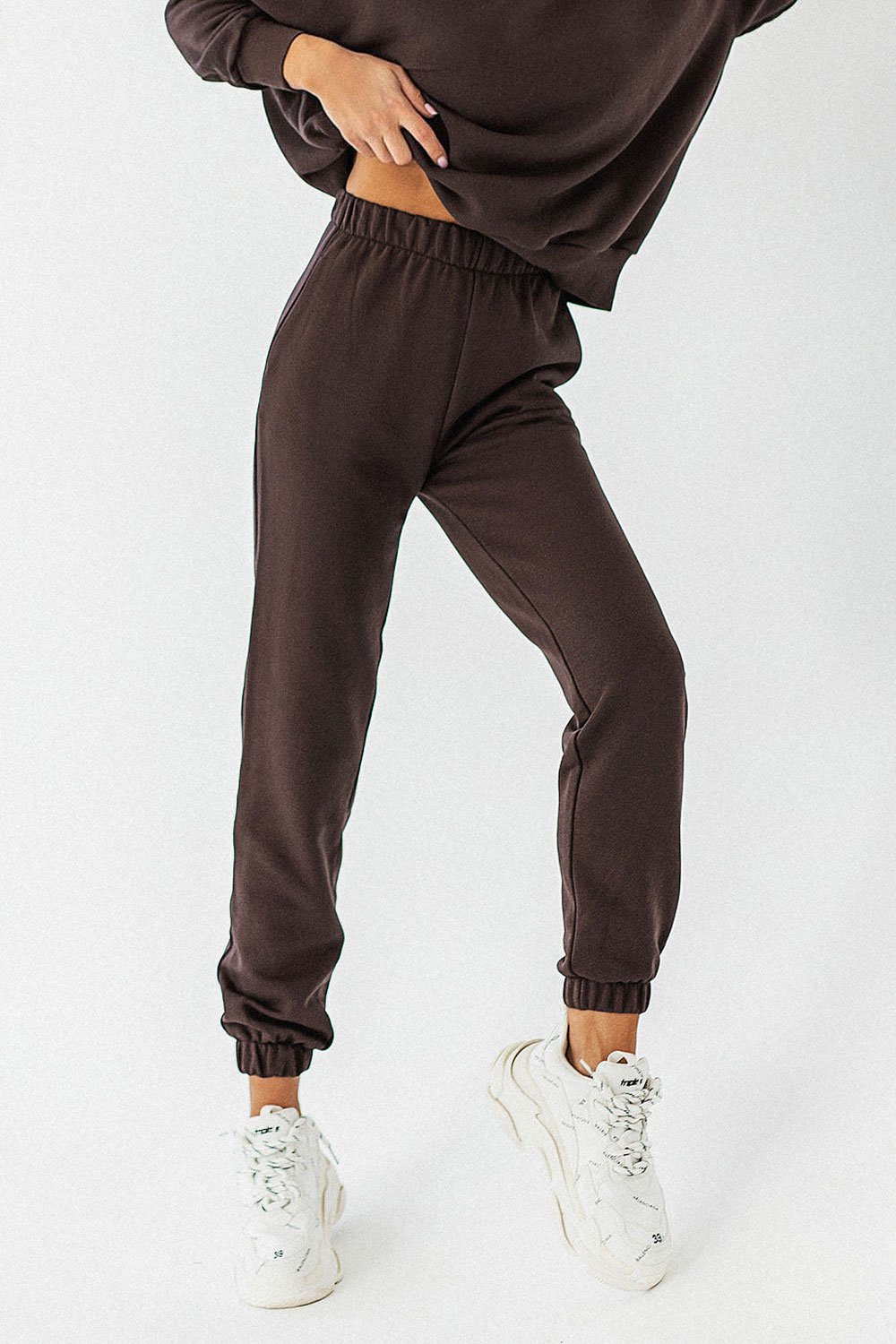 Czekoladowe joggery Morelli