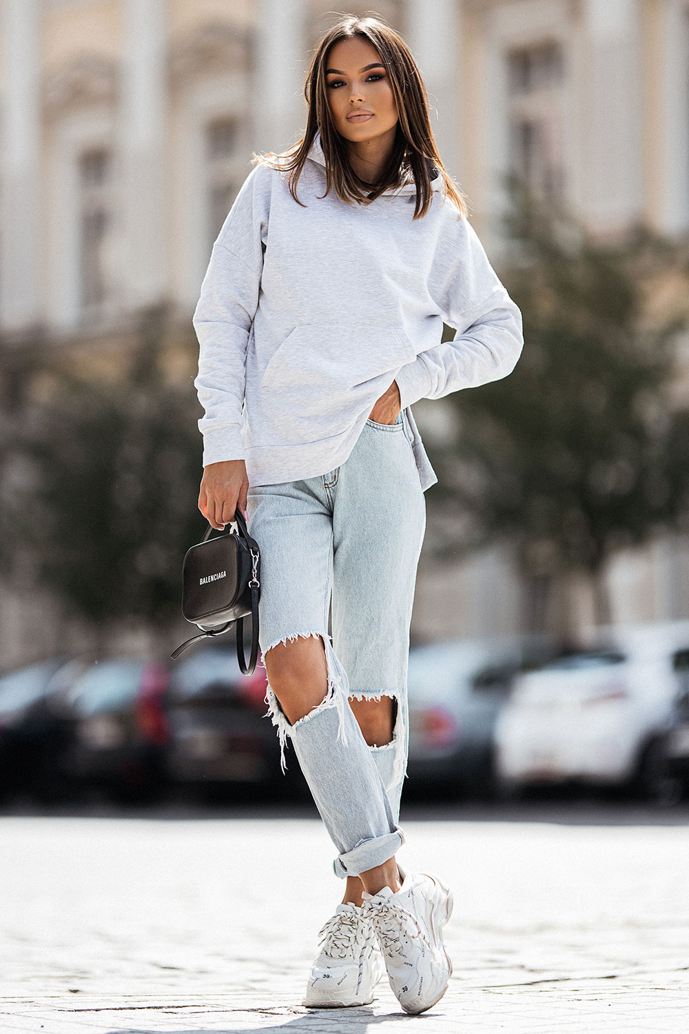 Szara bluza Serena z kapturem i kieszenią