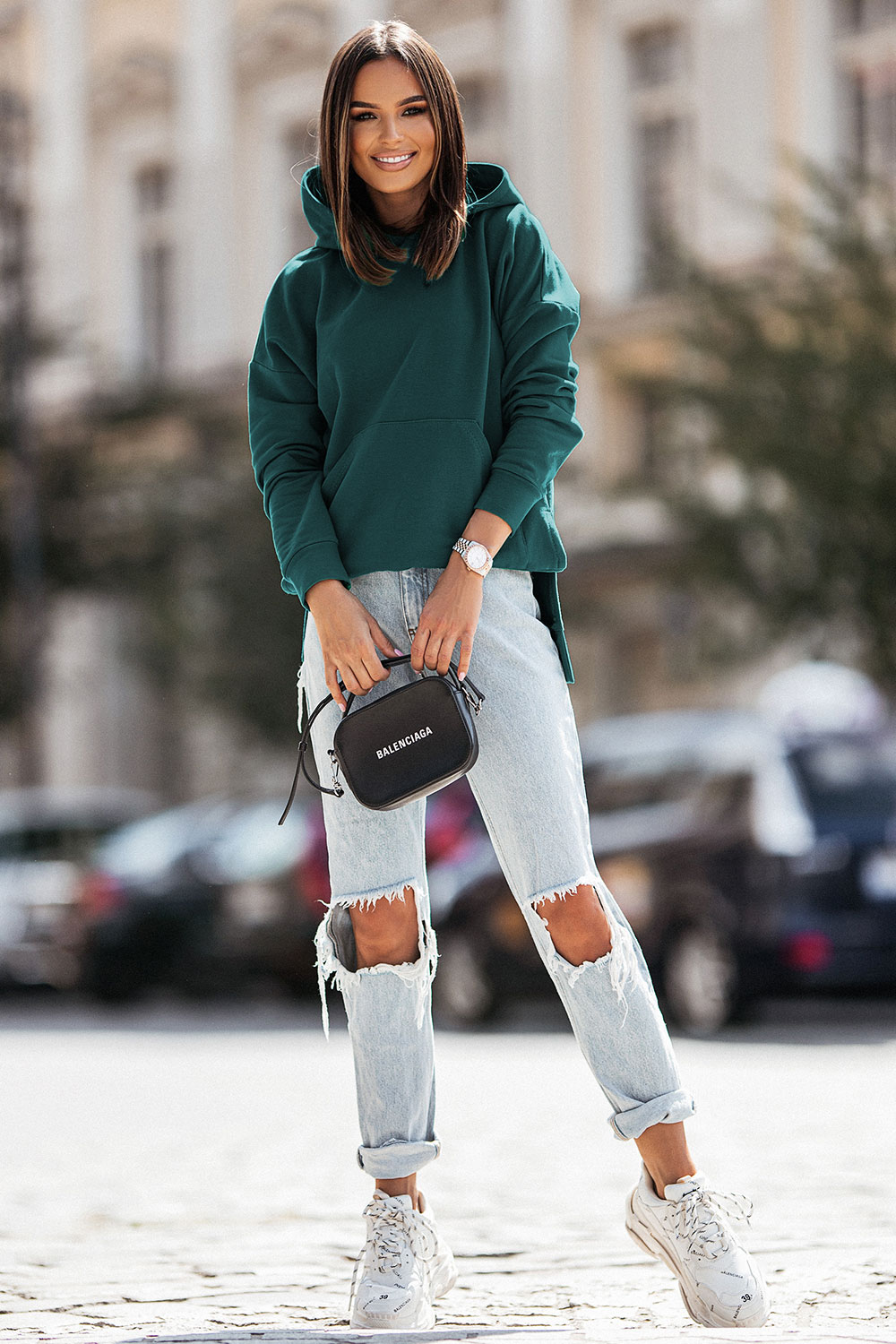 Zielona bluza Serena z kapturem i kieszenią